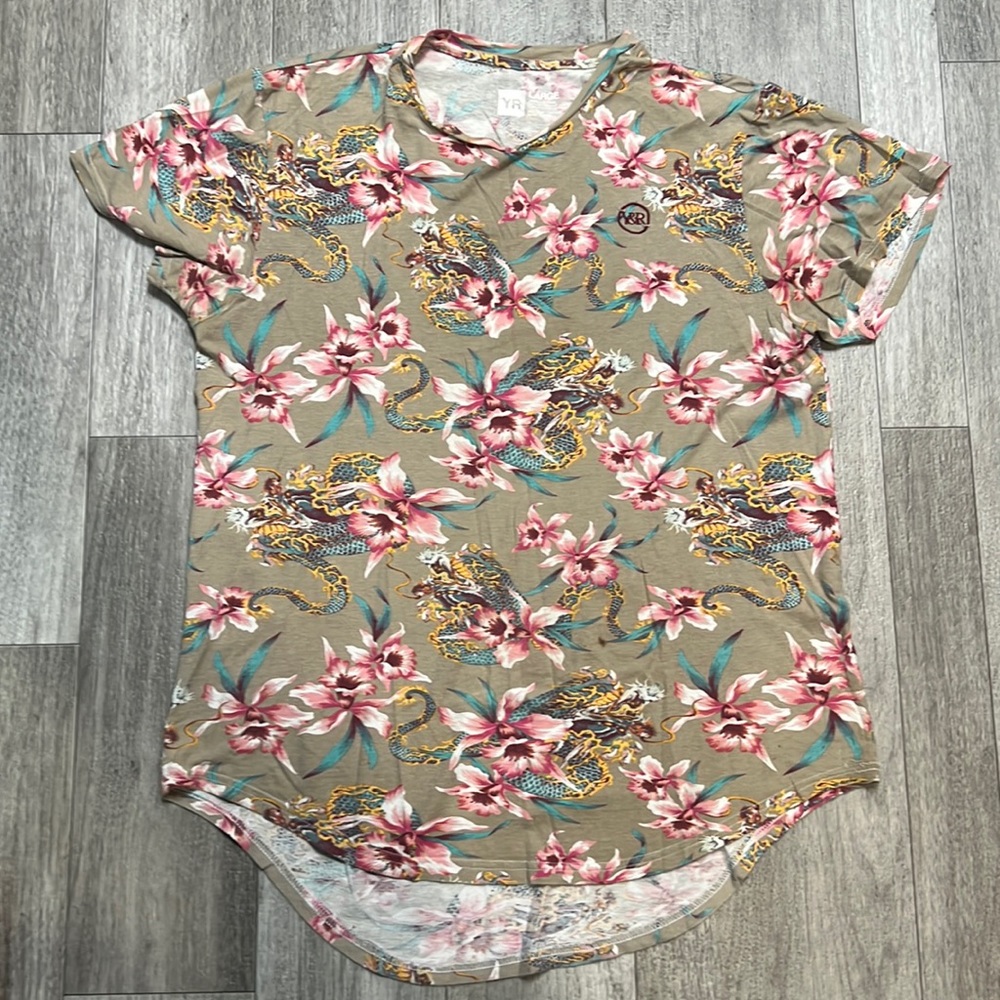 Pacsun Tshirt Dragons and Flower design